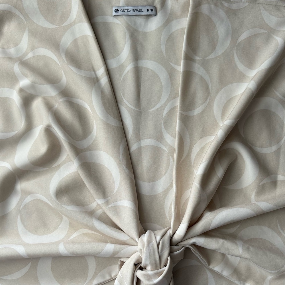 Ostra Brazil- Cream and Ivory Circle Print Shortsleeve Front Tie Blouse